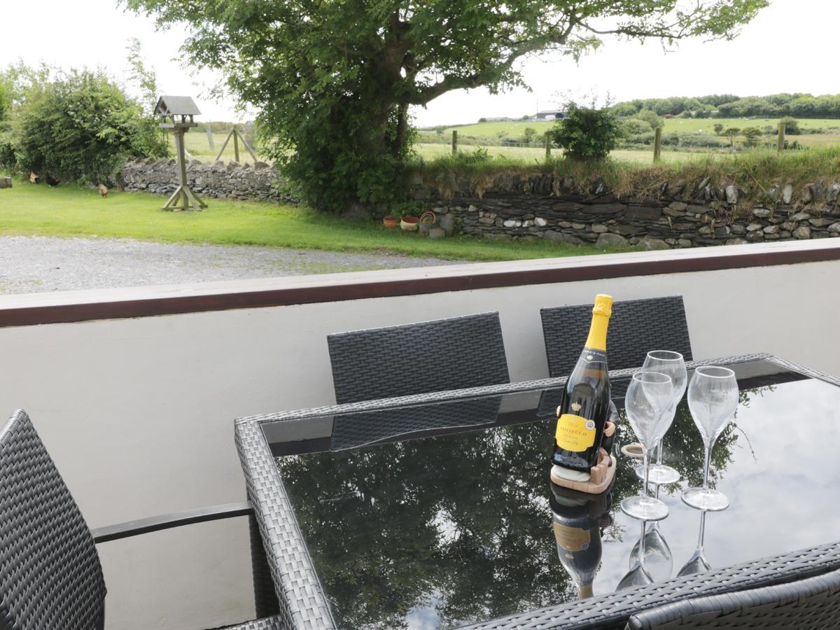 Bodegri Cottage Llanfflewyn Exterior foto